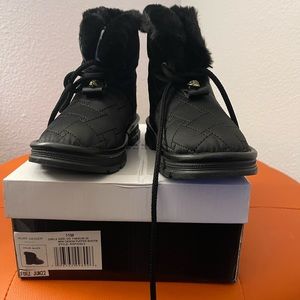 BNIB Kurt Geiger Toddler Boots w fur